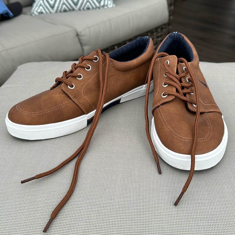 Hardly worn Nautica shoes